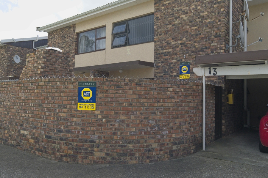 3 Bedroom Property for Sale in Kabega Park Eastern Cape